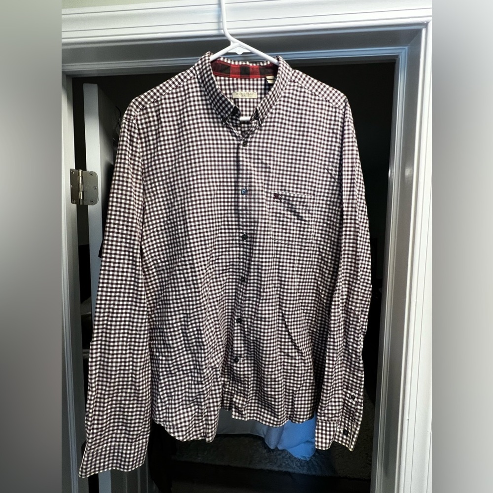 XL Burberry button up long sleeve checkered shirt